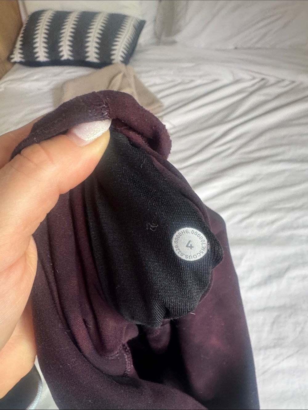 Lululemon red/black tie dye align leggings - size 4 - 25 inch - Picture 4 of 4
